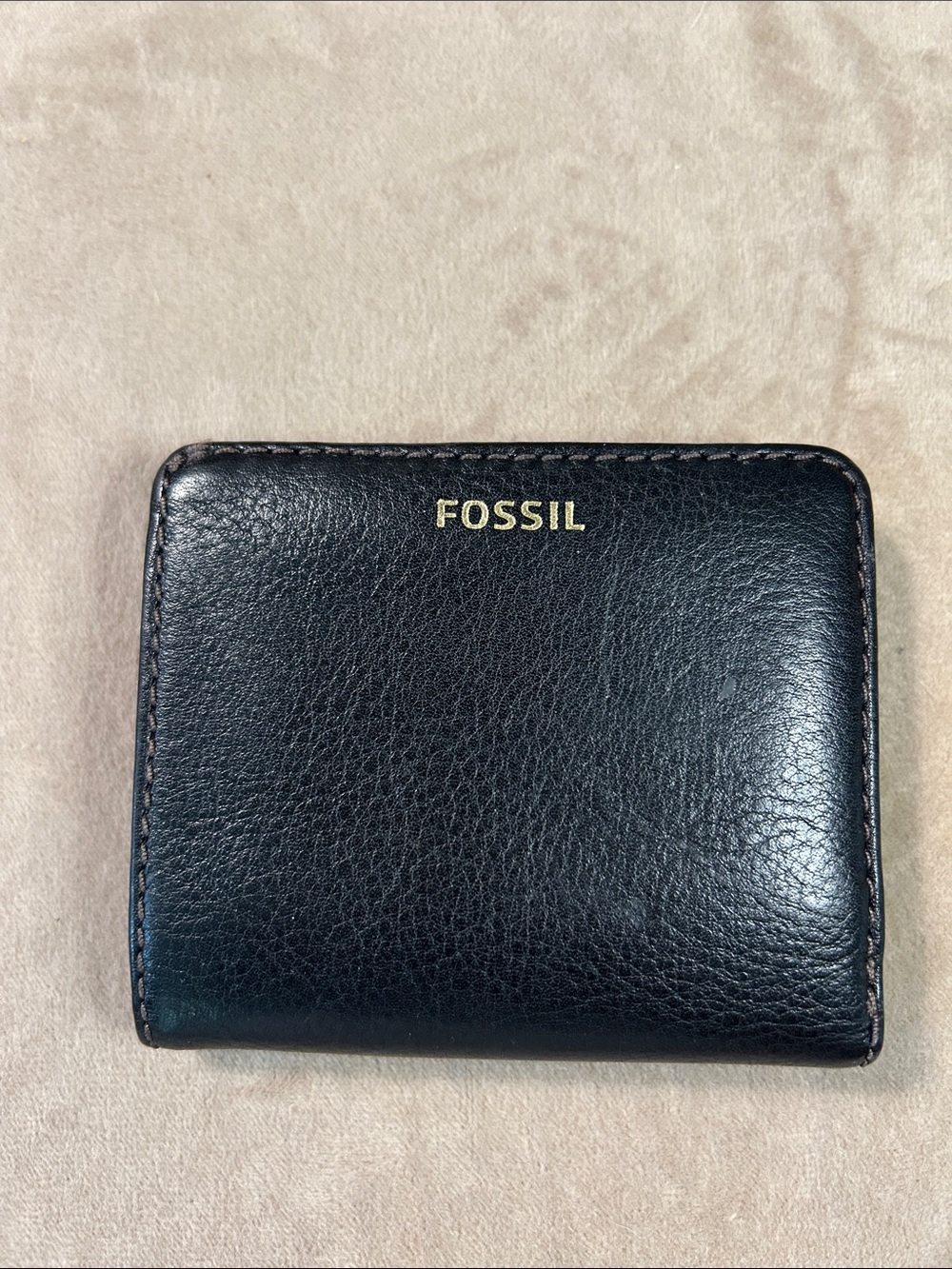 Fossil Dark BrownLeather Bifold Wallet with Gold Logo